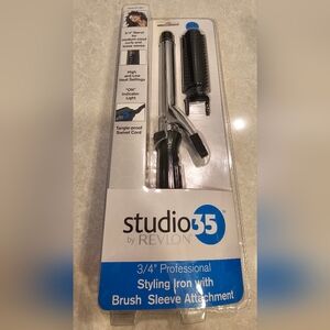 Revlon Studio 35 Styling Iron w/ Brush Sleeve Attachment – NIB 🔥